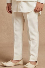 White Embroidered Kurta Set With Mandarin Collar For Boys