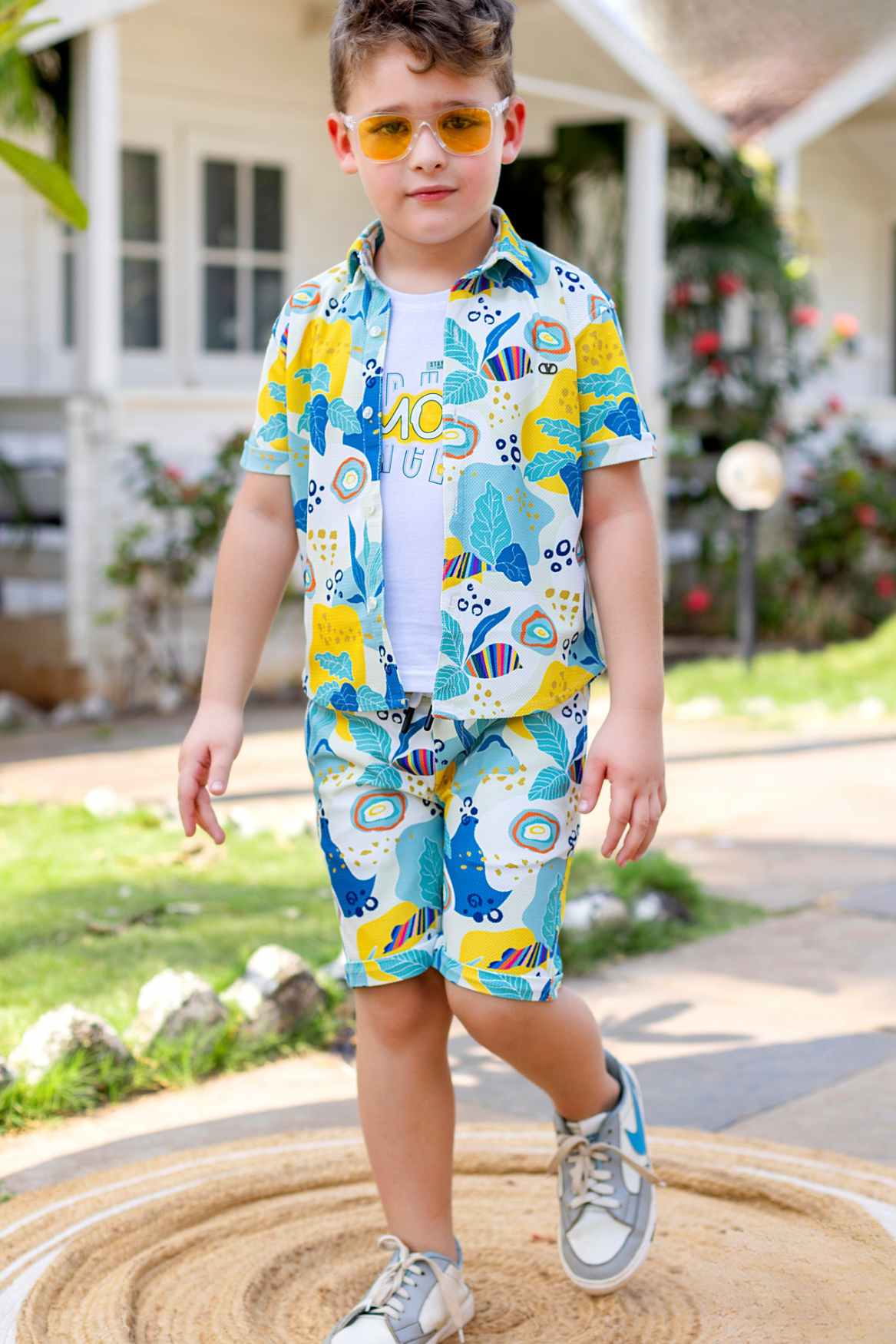 Multicolor Printed Shirt And Shorts With White T-Shirt Set For Boys