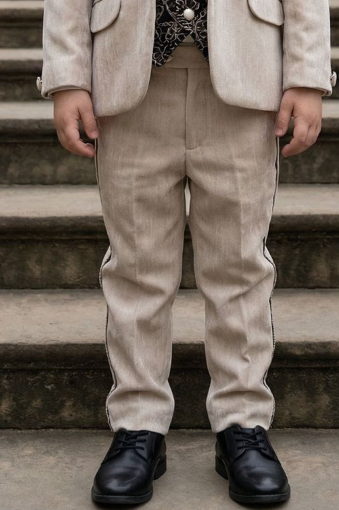 Boys Cream 5-Piece Suit Set With Waistcoat And Bow Tie