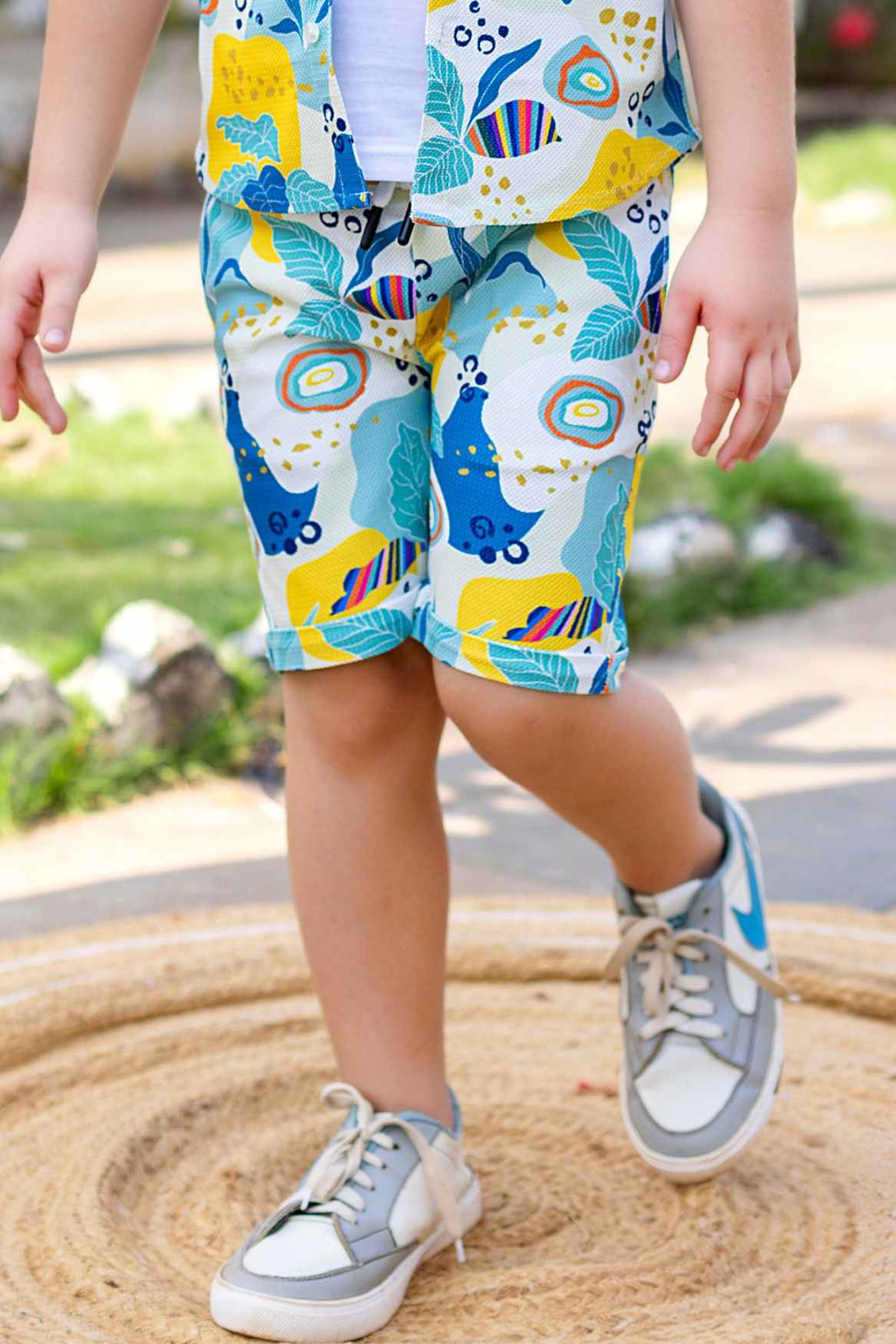 Multicolor Printed Shirt And Shorts With White T-Shirt Set For Boys