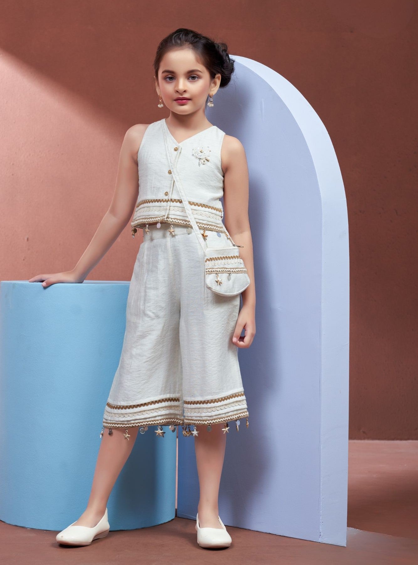 Girls Off-White Set with Sleeveless Top And Culottes