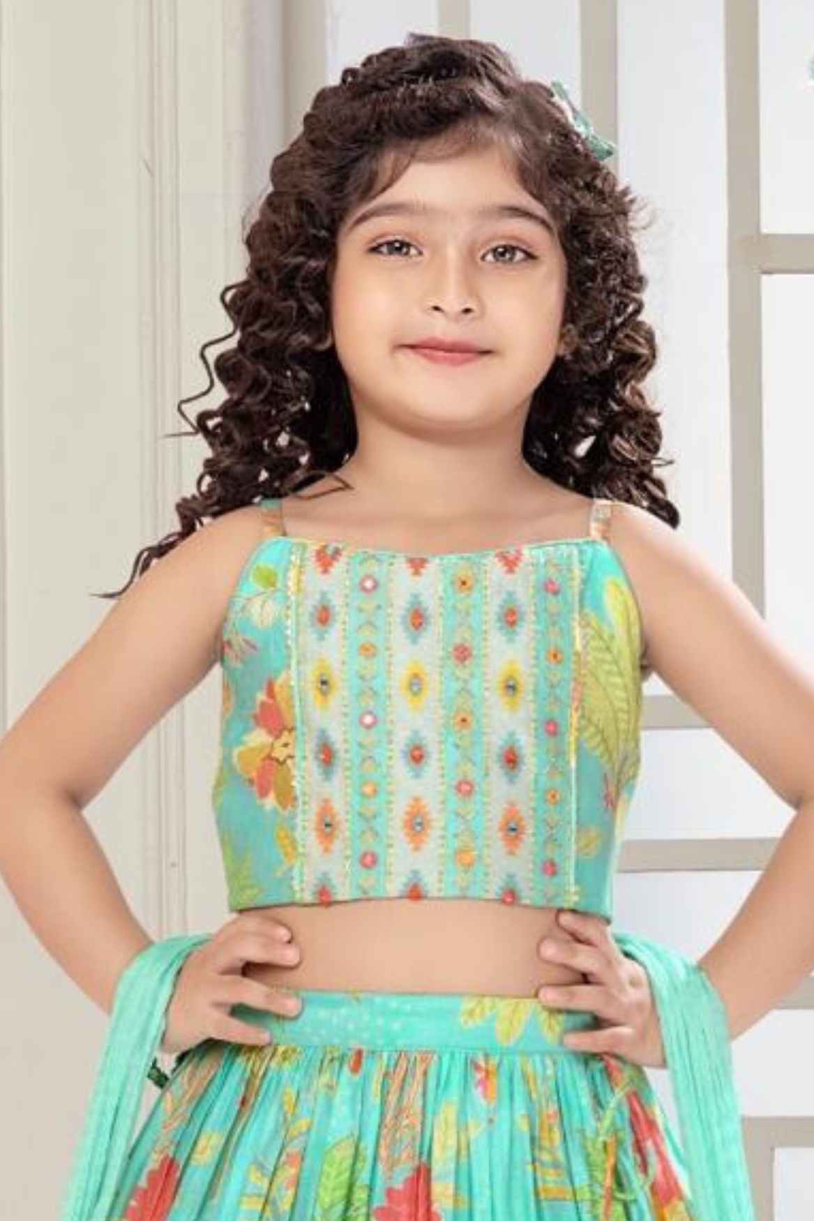 طقم ليهنغا تشولي بدون أكمام بتصميم عاكس باللون الأخضر البحري مع طبعة زهور للبنات