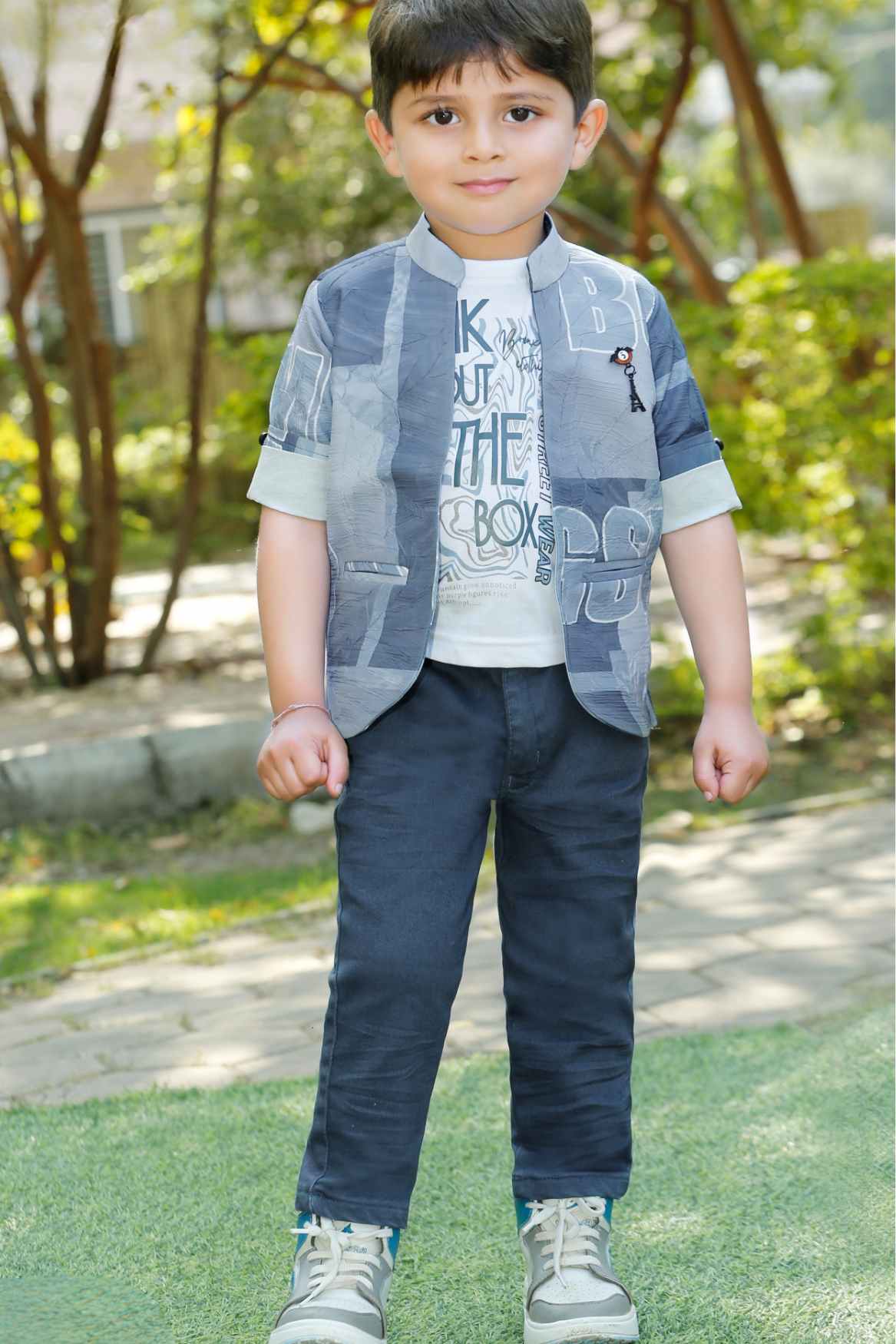 Grey Printed Jacket And Pant With White T-shirt Set For Boys