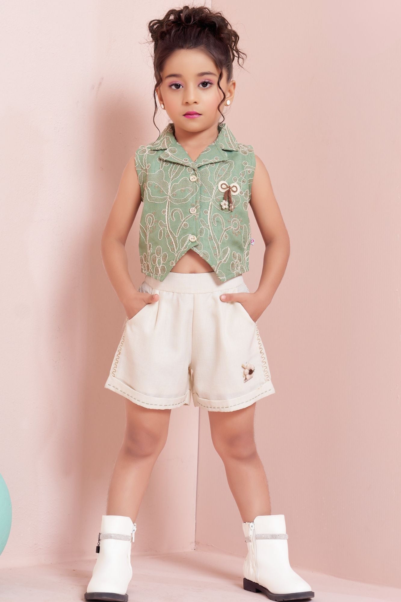 Girls Green Embroidered Sleeveless Jacket And Shorts Set
