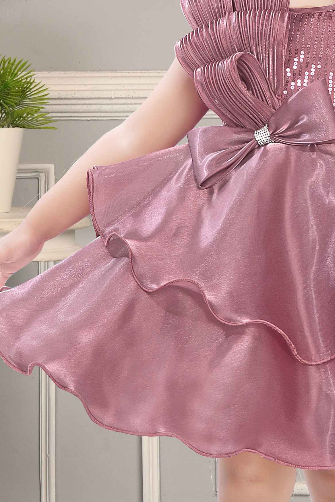 فستان نبيذي مزين بفيونكة وترتر للبنات