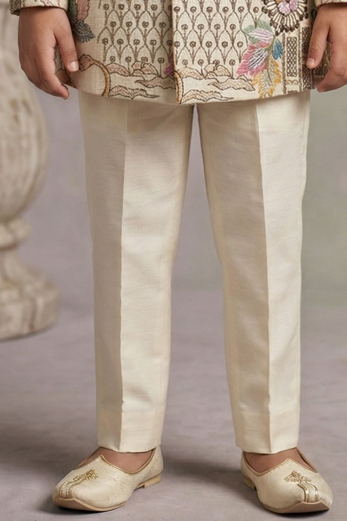Cream Printed Jodhpuri Suit With Lion Motif And Embroidered Detailing For Boys