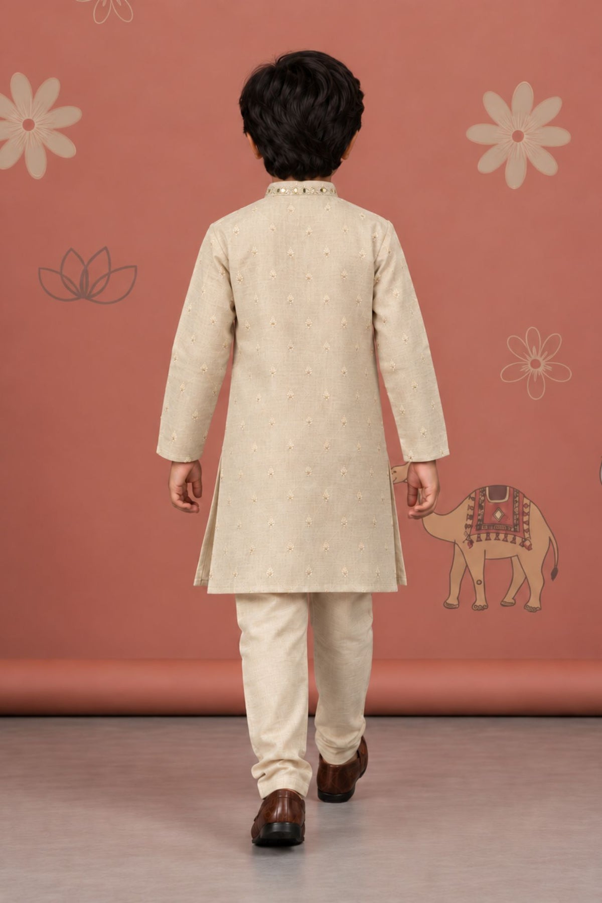 Boys Ivory Mirror Embroidered Kurta Pajama Set With Embroidery