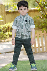 Green And White T-Shirt And Pant Set With Printed Overcoat For Boys