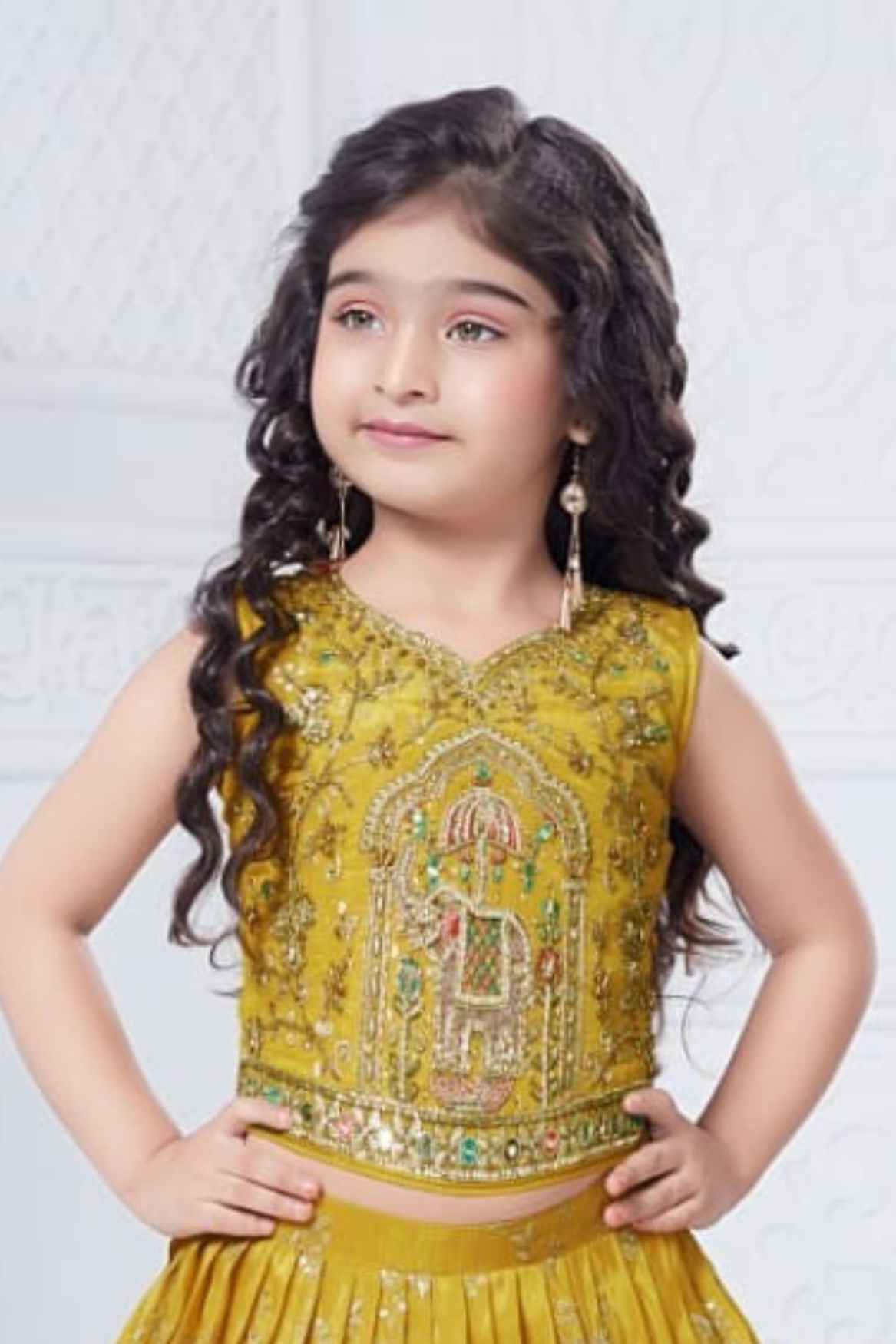 طقم ليهنغا تشولي مطرز بخرز الخردل للبنات