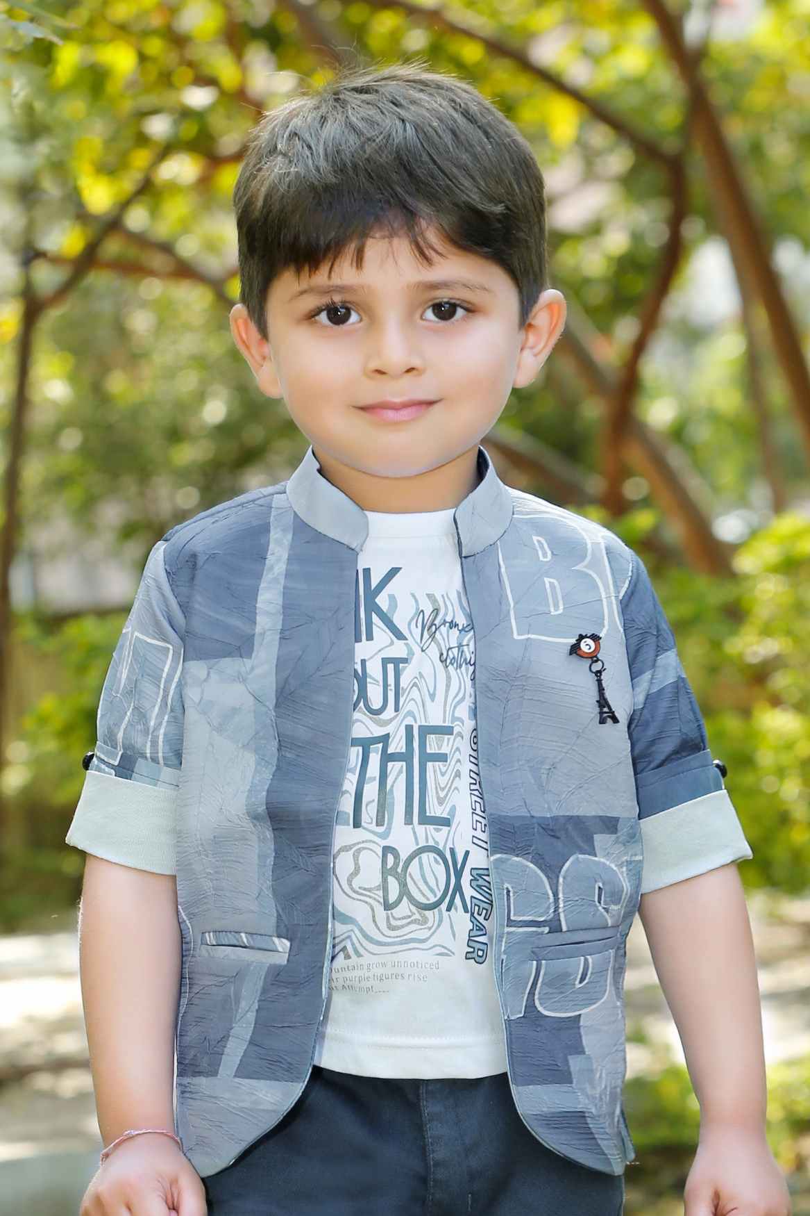 Grey Printed Jacket And Pant With White T-shirt Set For Boys