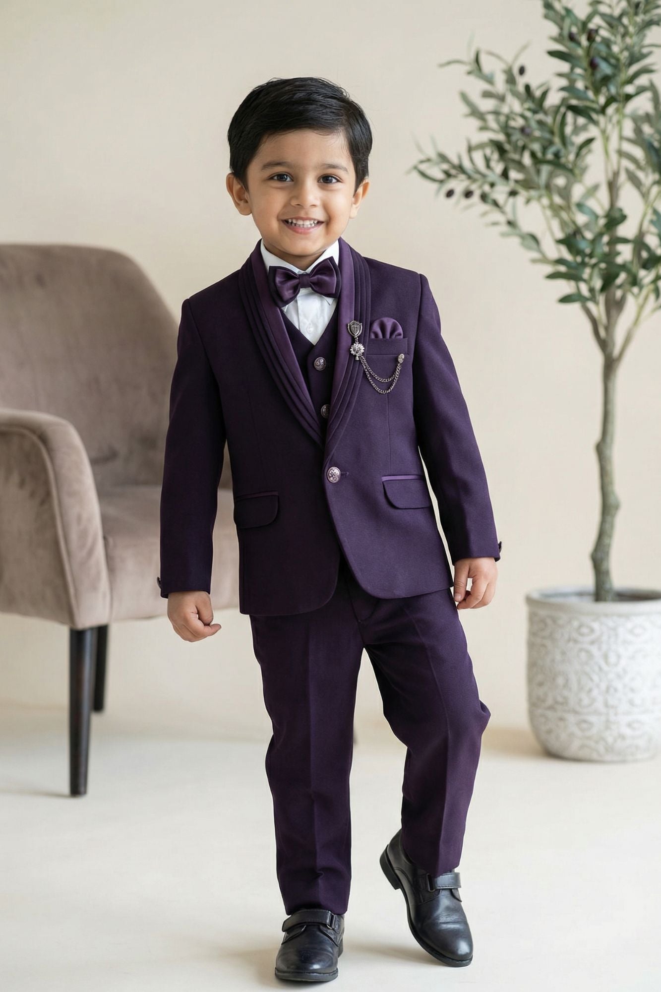 Wine Embroidered 5-Piece Suit Set With Brooch For Boys