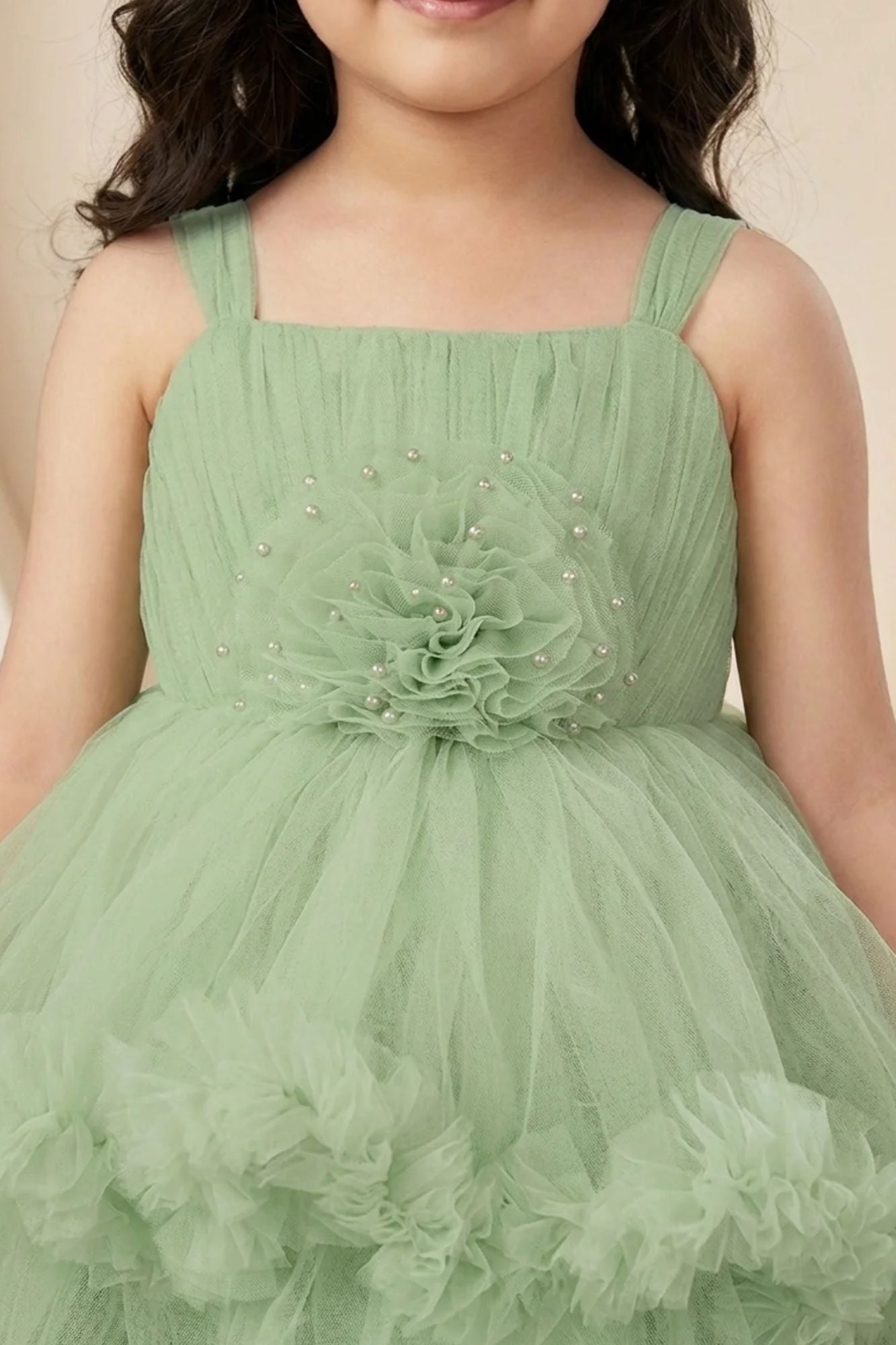 Green Net Tailback Floral Embellishment Frock With Hairband For Girls
