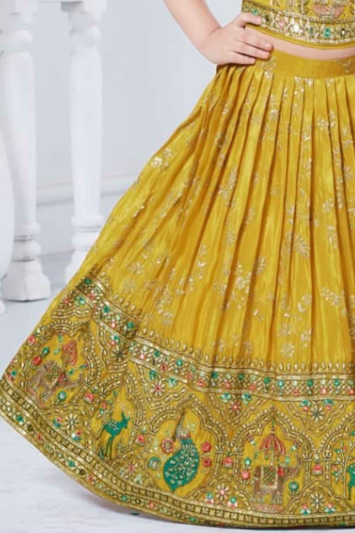 طقم ليهنغا تشولي مطرز بخرز الخردل للبنات