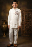 White Embroidered Kurta Set With Mandarin Collar For Boys