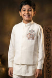 White Embroidered Kurta Set With Mandarin Collar For Boys
