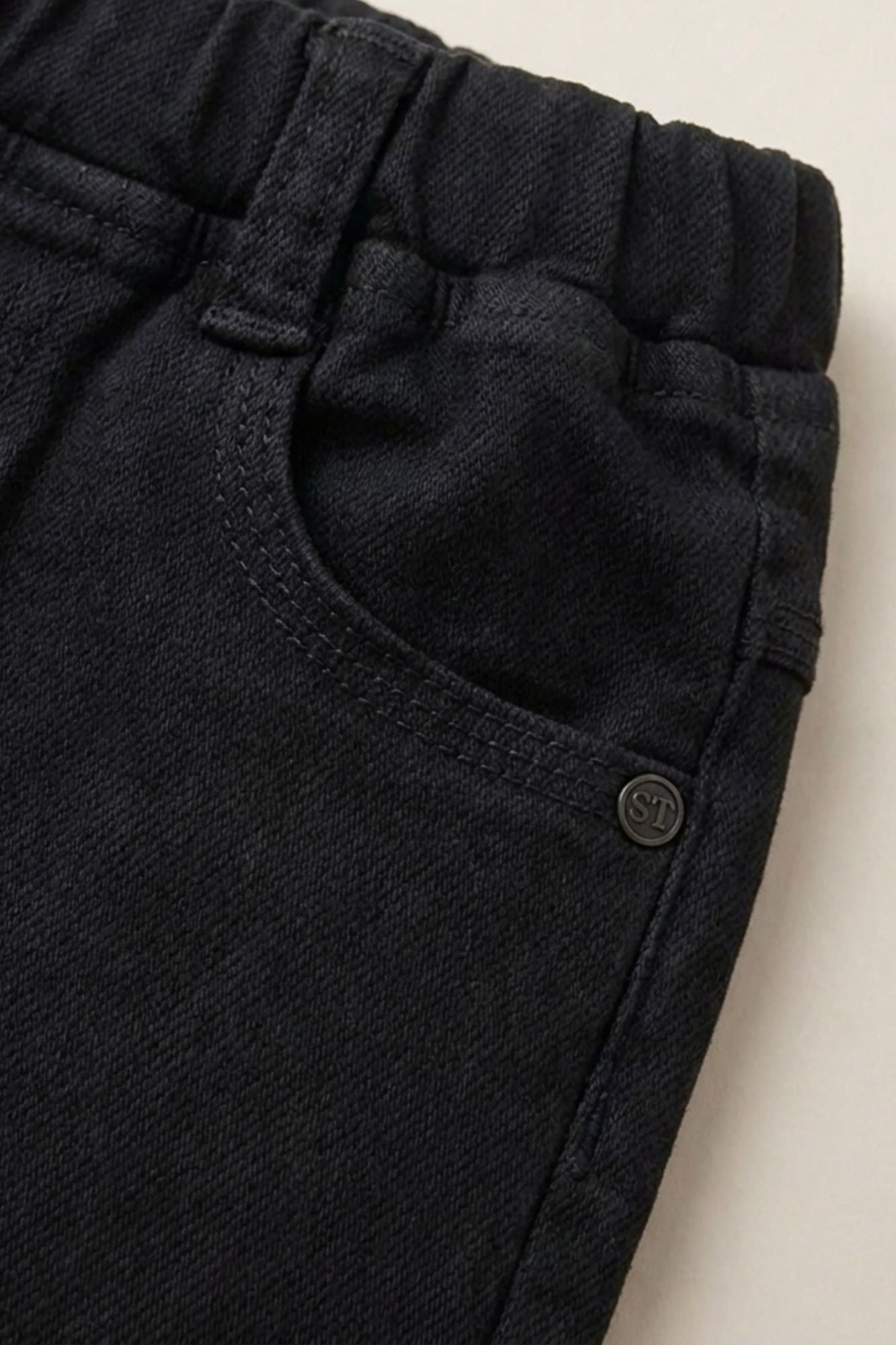 Classic Black Solid Casual Pant