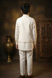 White Embroidered Kurta Set With Mandarin Collar For Boys
