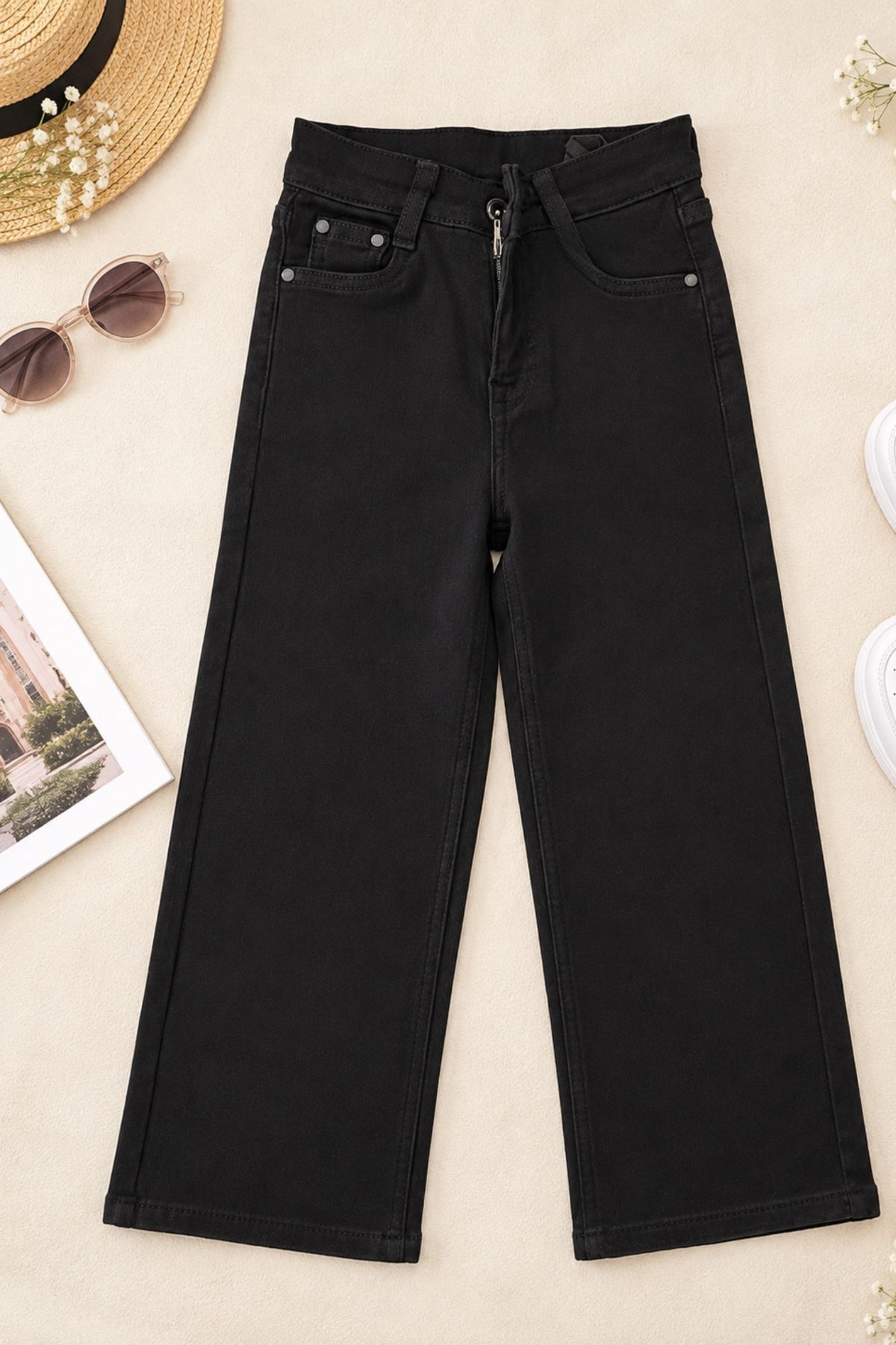 Black Solid Straight Fit Jeans For Girls