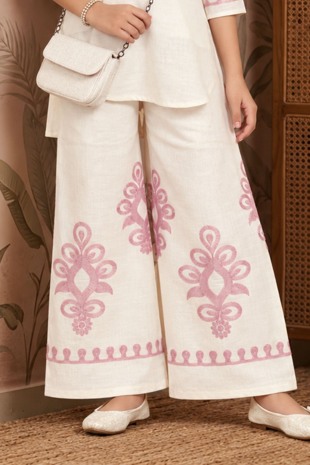 Girls Cream With  Pink Embroidered  Printed Kurta Palazzo Set Set For Girls