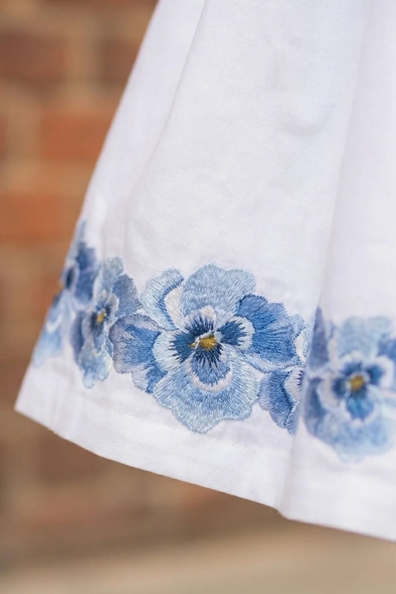 Girls White A-Line Dress with Blue Floral Embroidery 6-7Y (28) Girls White A-Line Dress with Blue Floral Embroidery 6-7Y (28)