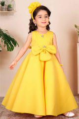 Lemon Yellow Sleeveless And Floral Embellishment Gown For Girls