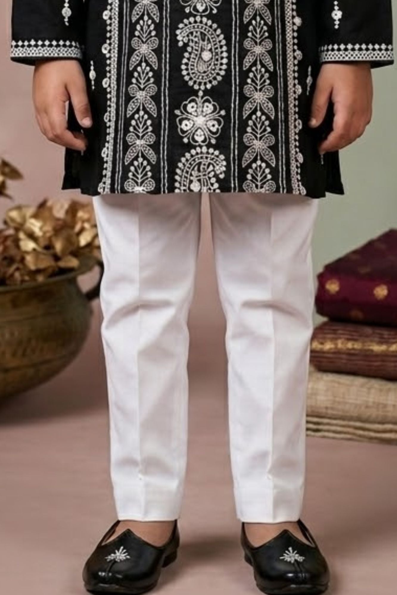 Black Embroidered Kurta Set For Boys With Intricate Threadwork