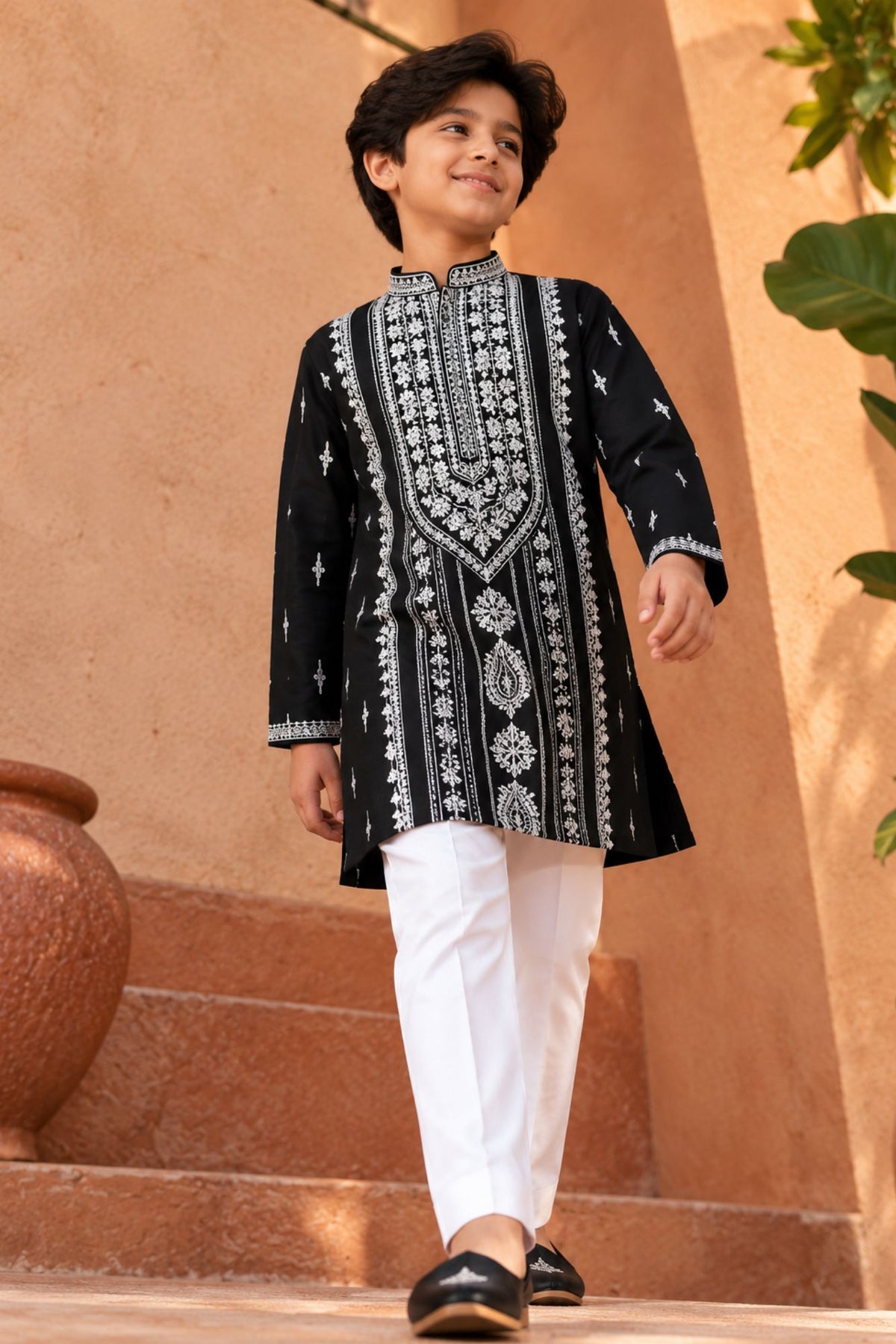 Black Embroidered Kurta Set For Boys With Intricate Threadwork