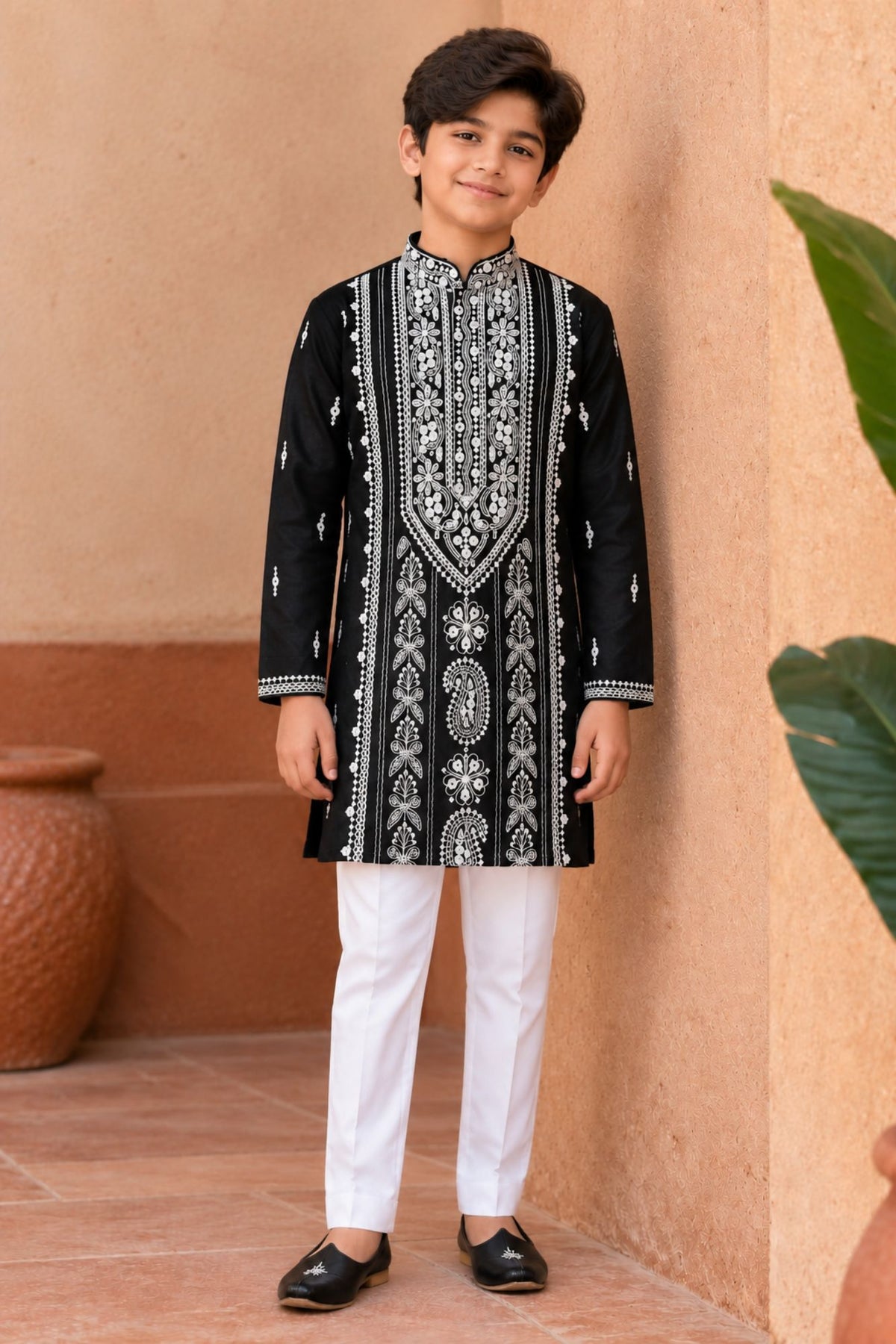 Black Embroidered Kurta Set For Boys With Intricate Threadwork