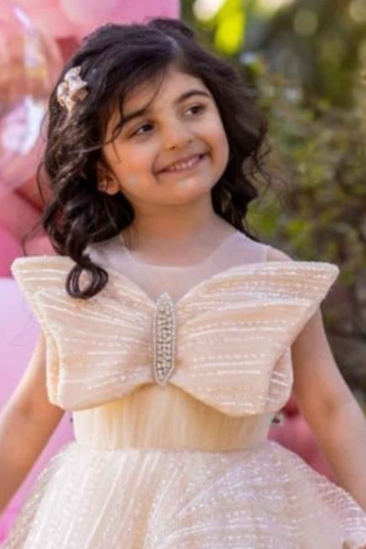 فستان حفلات بلون بني فاتح مزين بالترتر والخرز للفتيات
