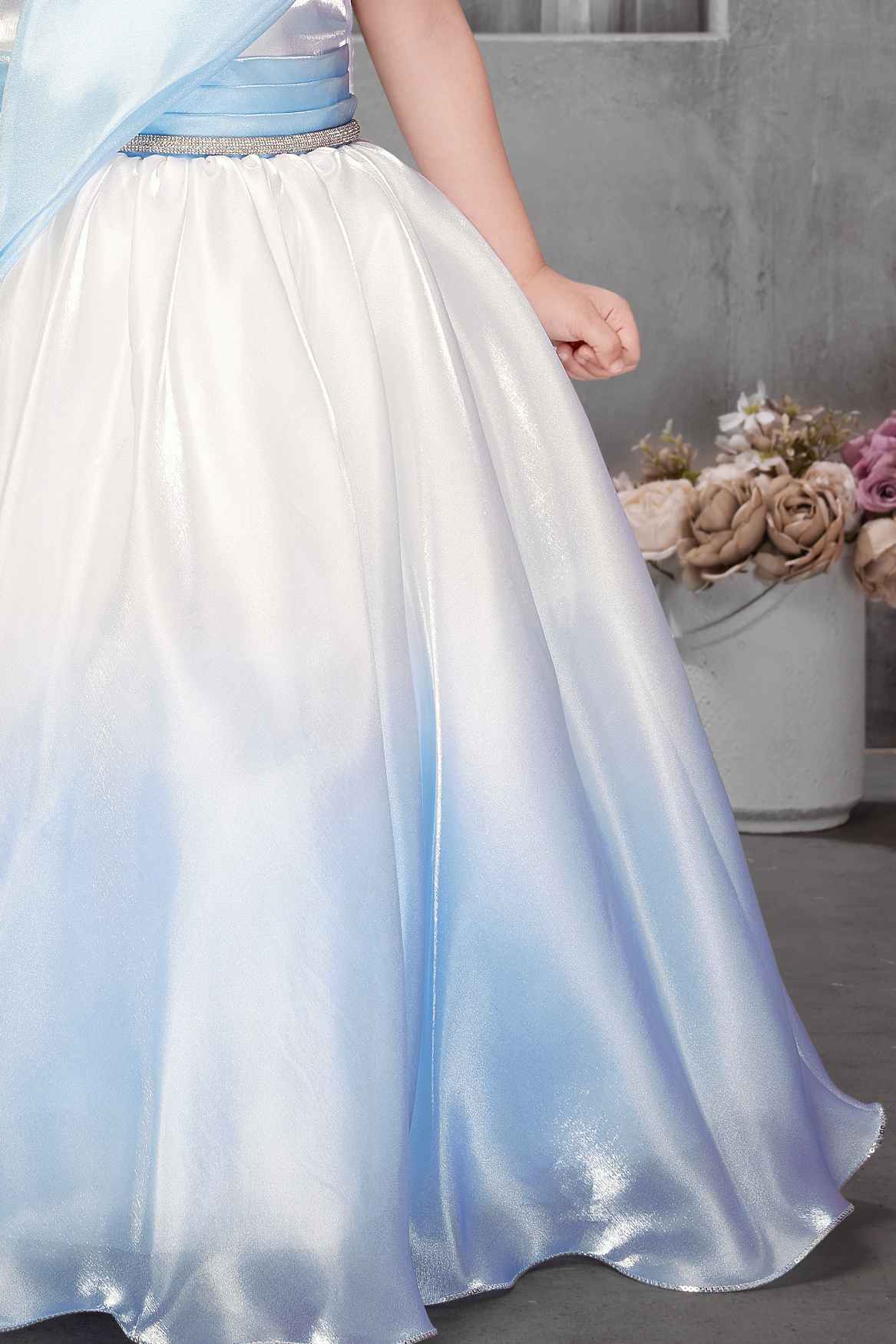 حزام خصر بتصميم فيونكة زرقاء مزين بأحجار للبنات