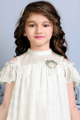 Stylish White Casual Frock Embellished With Flower For Girls