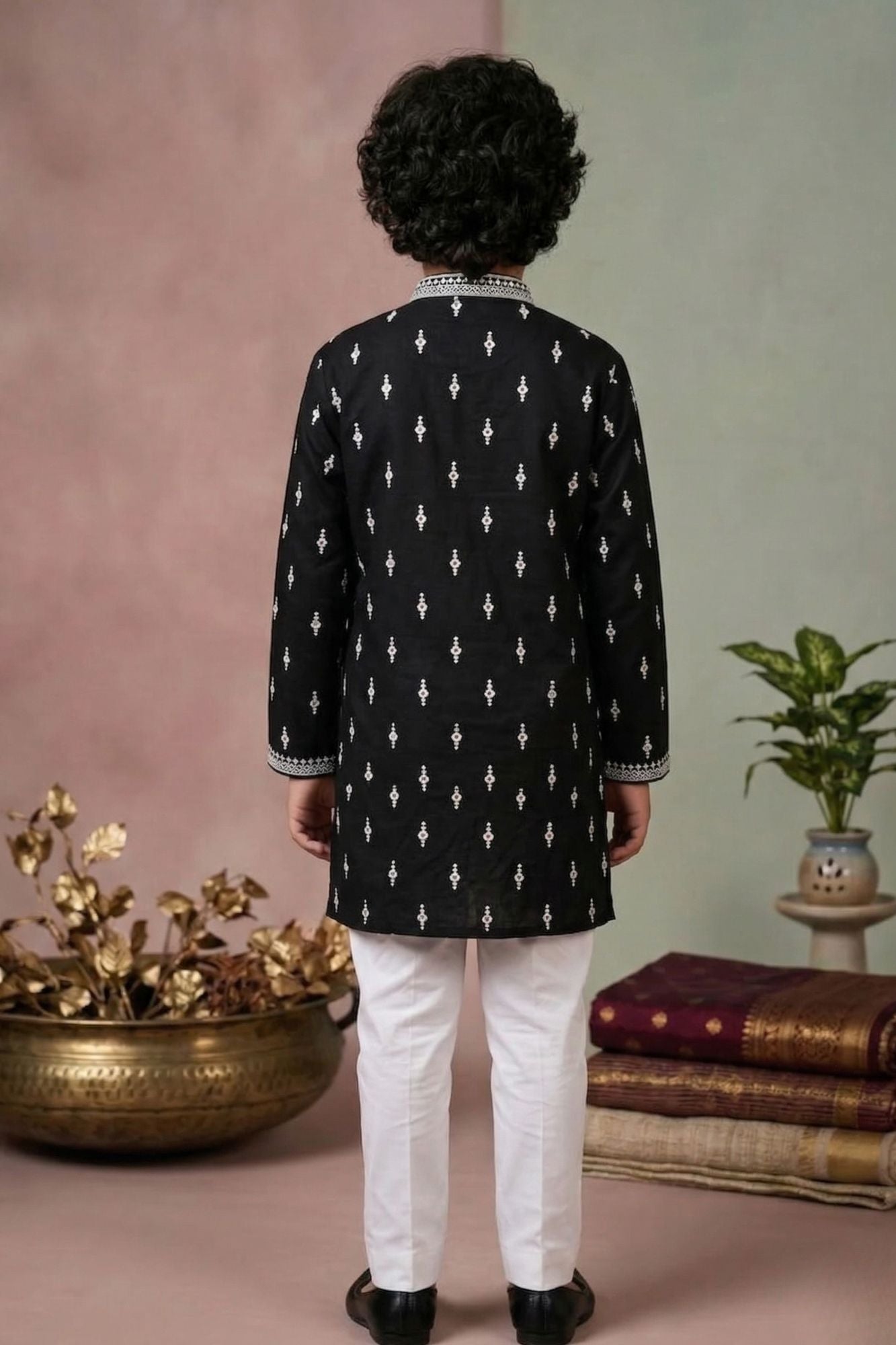 Black Embroidered Kurta Set For Boys With Intricate Threadwork