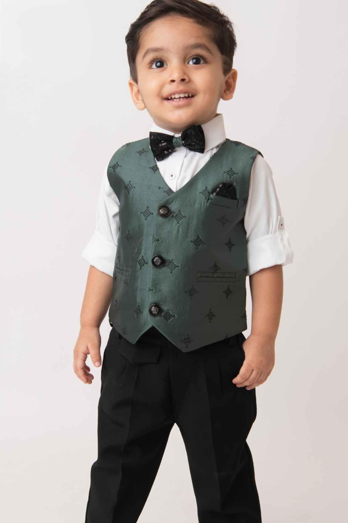 Little Collar's Green Four Pc Set With Sequin Bow For Boys - Lagorii Kids