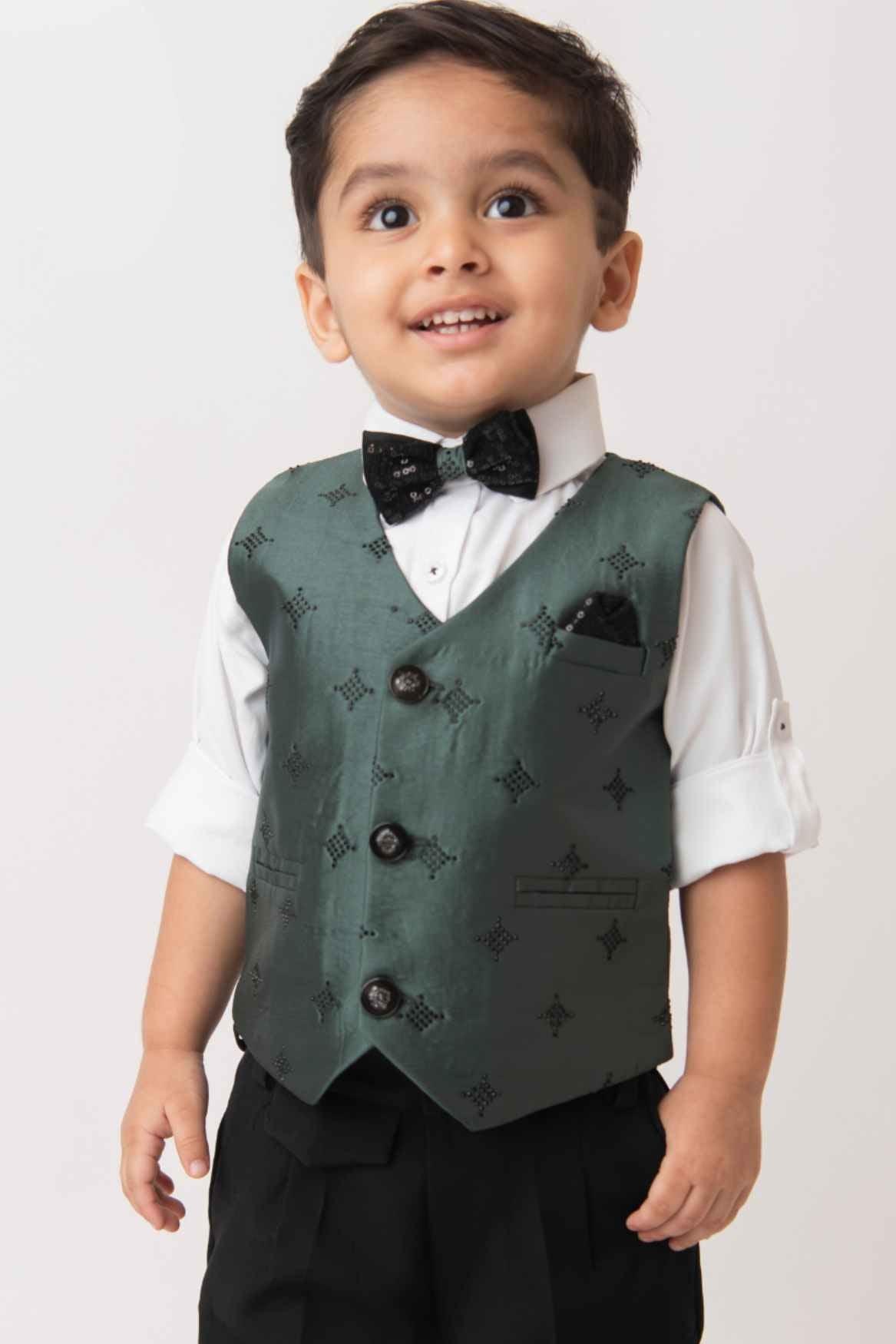 Little Collar's Green Four Pc Set With Sequin Bow For Boys - Lagorii Kids